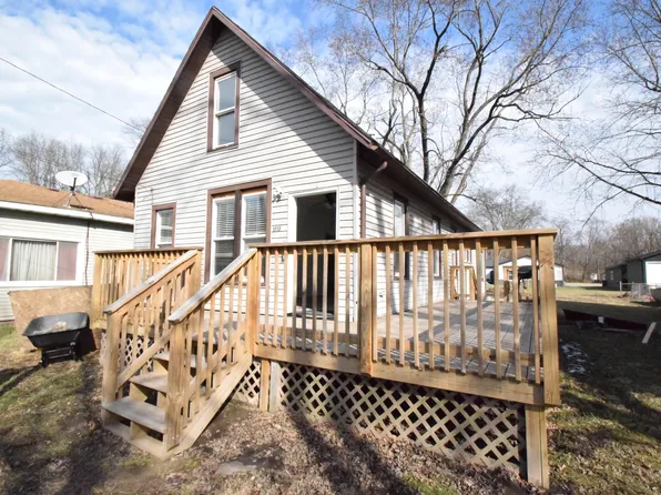 1717 Crocker St, Chesterton, IN 46304