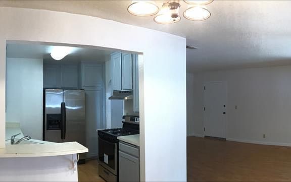 4th image of 2779 Mauricia Ave