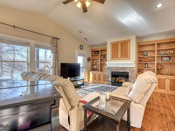 5th image of 1405 Lakeside Rd Unit 303