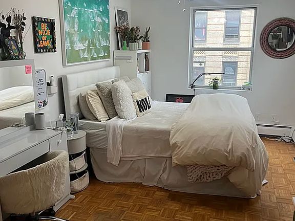 3rd image of 105 Stanton St APT 4R