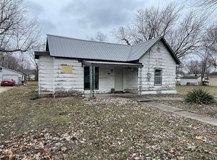 404 Ridge St, Shelbina, MO 63468