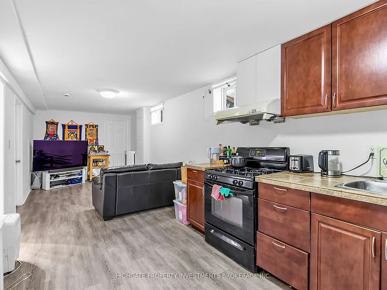 210 Gowan Ave #BASEMENT — Photo 4