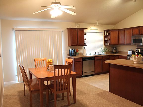 Kitchen/dining area