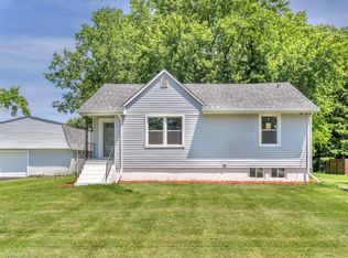 2851 44th St, Highland, IN 46322