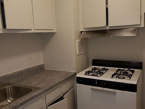 2nd image of 465 E 7th St APT 7E