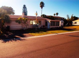 18012 4th St E, Redington Shores, FL 33708