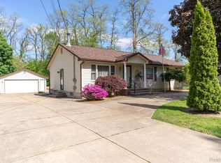 3142 Buss Dr, Commerce Township, MI 48390