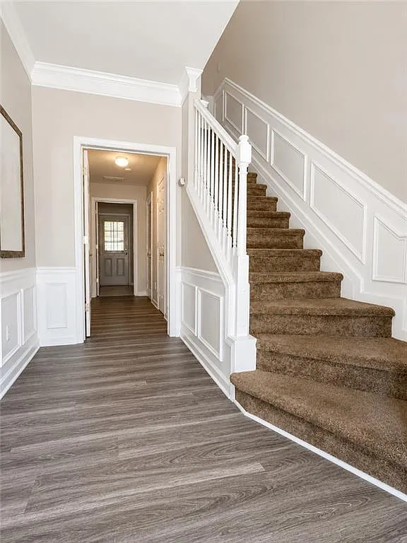 4 bed, 4.0 bath, 1902 sqft, $2,150 — Photo 3