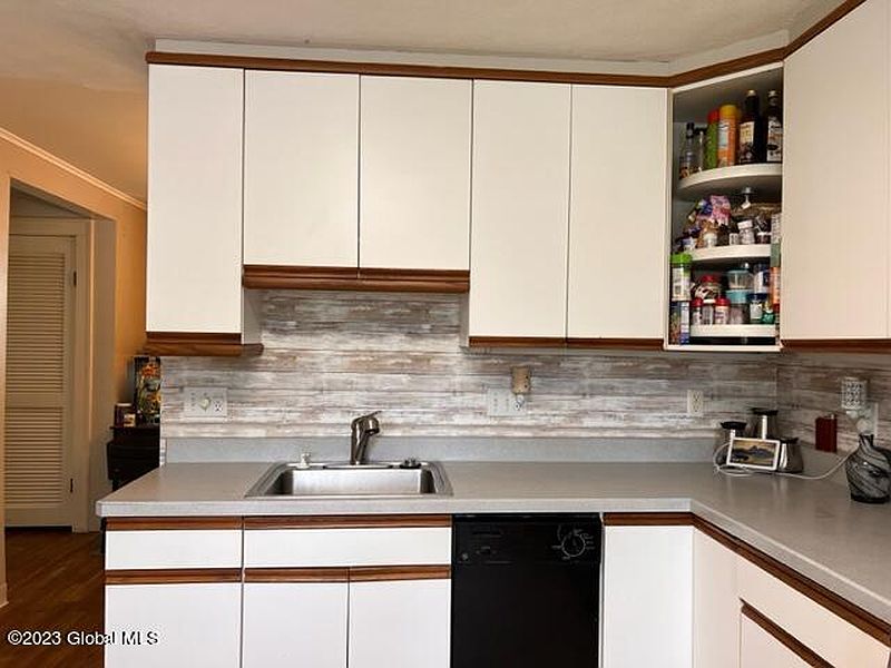5th image of 19 Gillen Terrace