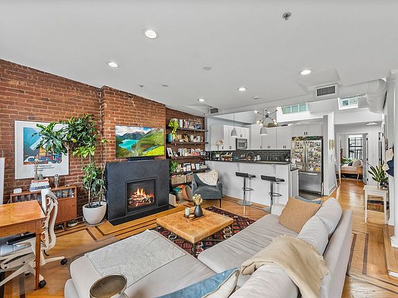 4th image of 121 Bloomfield St #3