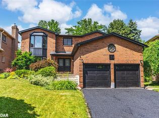 21 Autumn Ln, Barrie, ON L4N 6G8