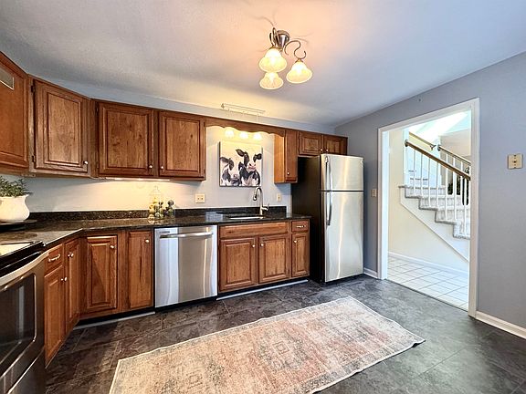 5th image of 20 Atherton Lane #20