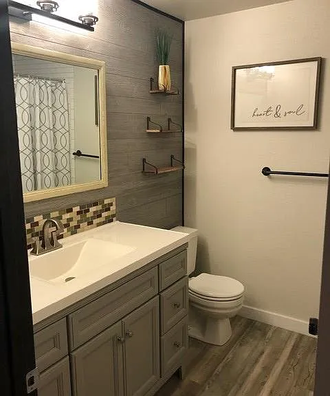 2nd bath/shower