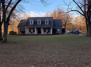 2290 E Airport Rd, Raymond, MS 39154