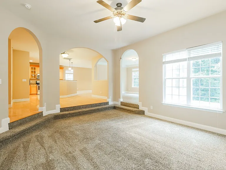 10023 Montrose Dr NW — Photo 10