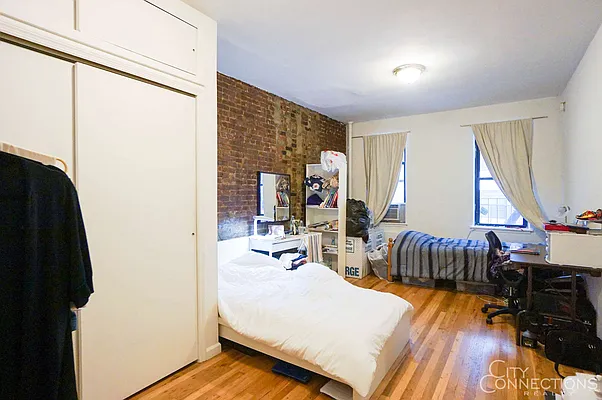 Rented by City Connections Realty | media 29