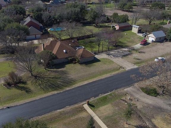 4th image of 419 Victorian Dr