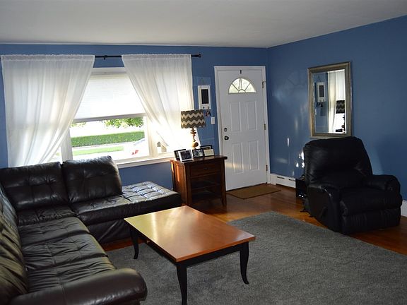 2nd image of 605 Chestnut St