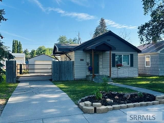 Listing photo 2