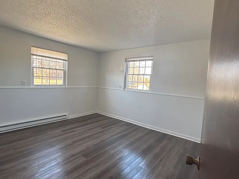 Governor Weare Apartments — Photo 16