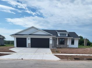 2500 Kilrush Rd, De Pere, WI 54115