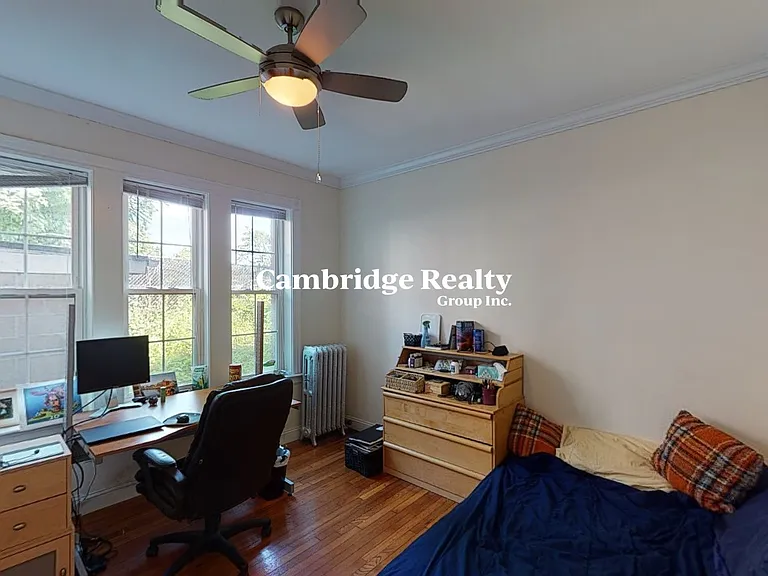 15 Glenville Ave #5T — Photo 4
