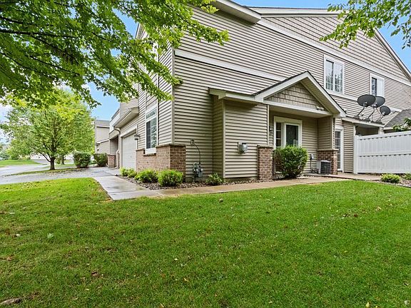 3rd image of 5015 Garland Ln N