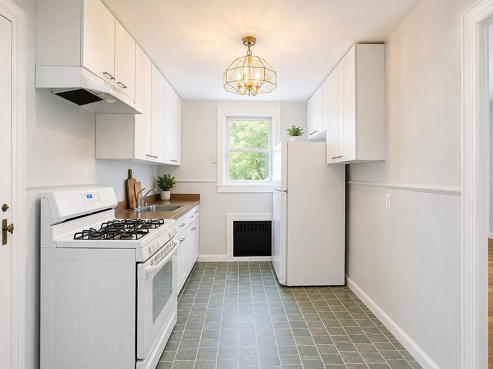 2nd image of 1014 Ponsi St APT 2
