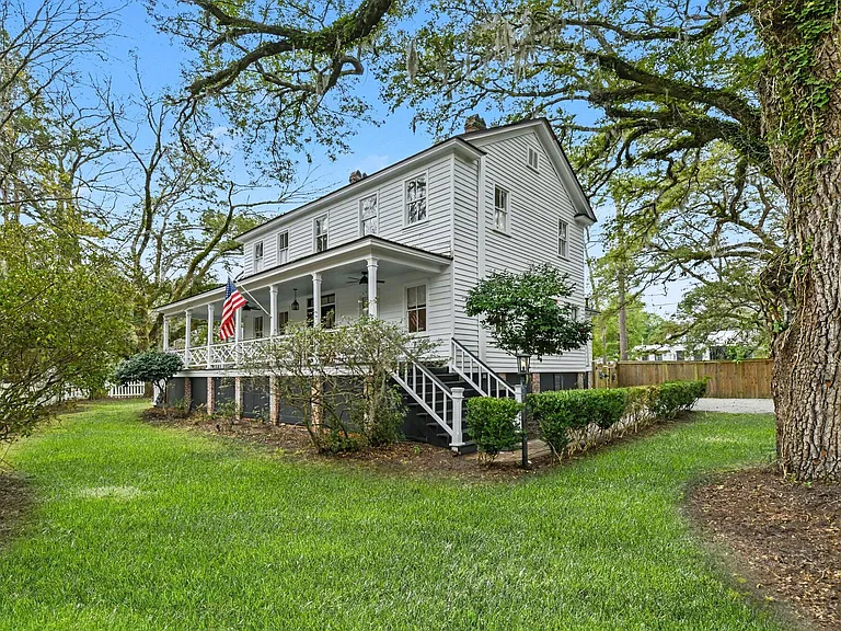 216 W Carolina Ave — Photo 1