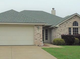 704 Park Ridge Dr, Cleburne, TX 76033