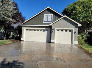 2071 E Trail Blazer Dr, Meridian, ID 83646