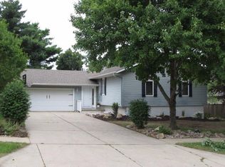 817 San Salvador Ave, Carroll, IA 51401