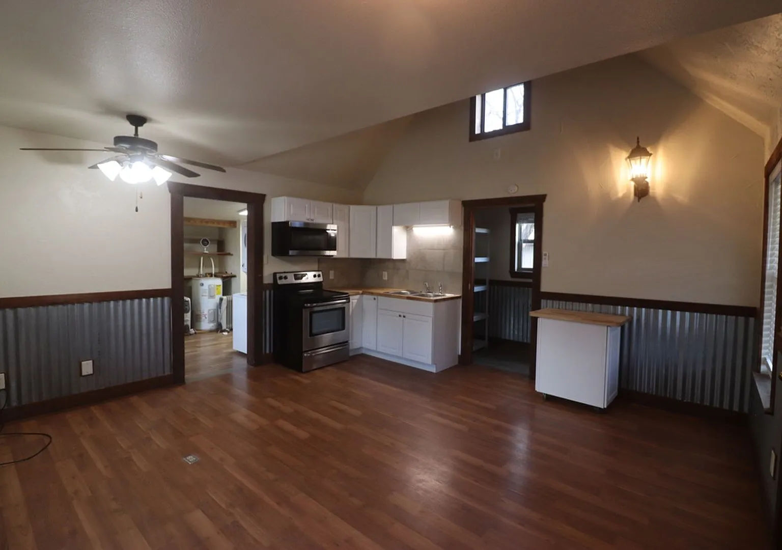All Utilities & Lawn Care Included! - For Lease - Cute 1 Br - 1 Ba Cabin In Weatherford. — Photo 4