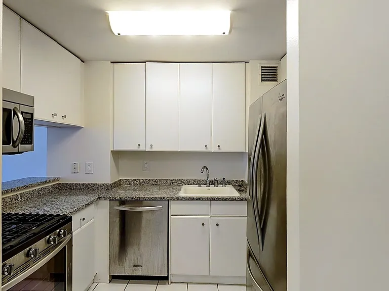 240 E 86th St #23C — Photo 3