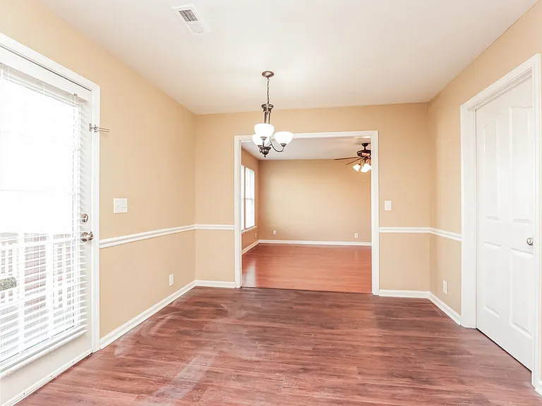 1008 Cheryl Ln — Photo 7