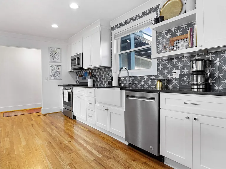 307 Avondale Dr — Photo 9