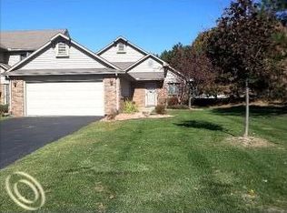 3012 Rivers Edge Dr #46, Wayne, MI 48184