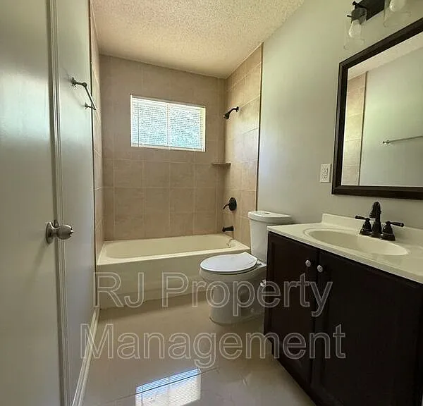 4200 Clydesdale Dr — Photo 6