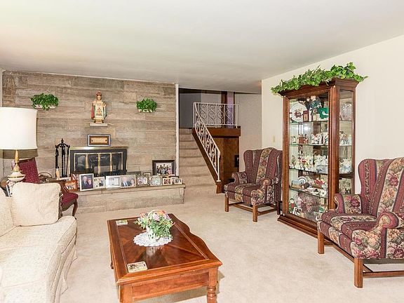 5th image of 5009 Nowland Ave