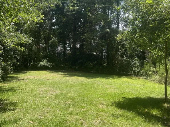 714 N Hickory St, Summerville, SC 29483