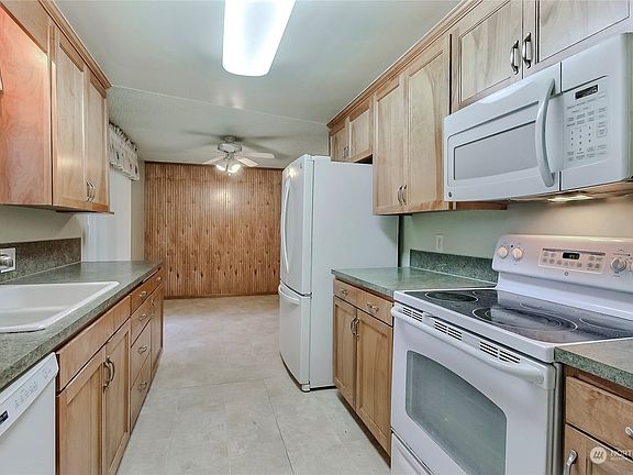 5th image of 1804 Curtis Court SE