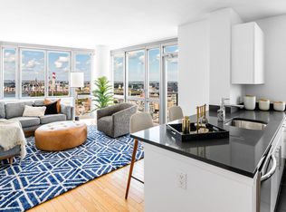 4545 Center Blvd APT 913, Long Island City, NY 11109