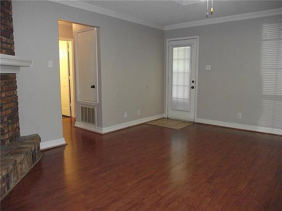 4th image of 1445 Nottingham Dr