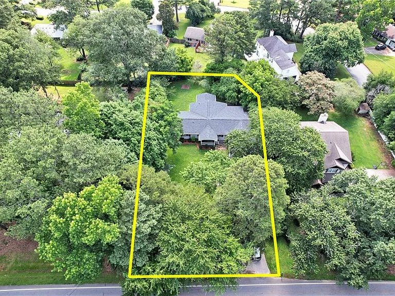 5772 Lilburn Stone Mountain Rd — Photo 42