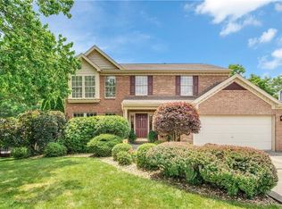 305 Indian Ridge Dr, Coraopolis, PA 15108