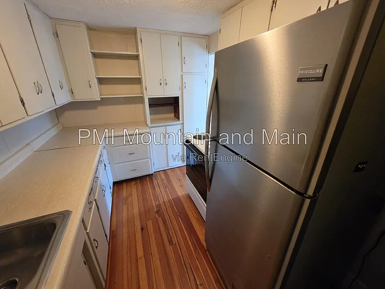 41 Westwood Pl #4 — Photo 18