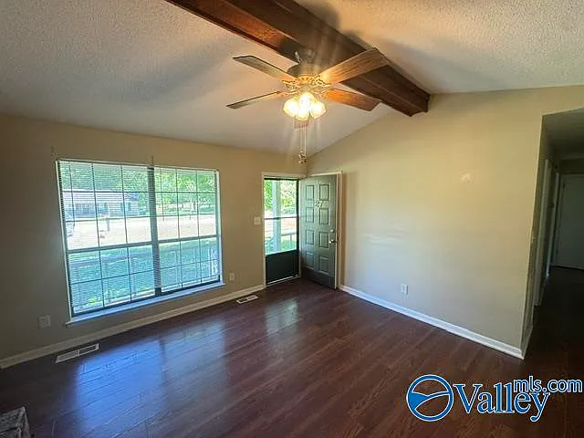 127 Colby Dr — Photo 5