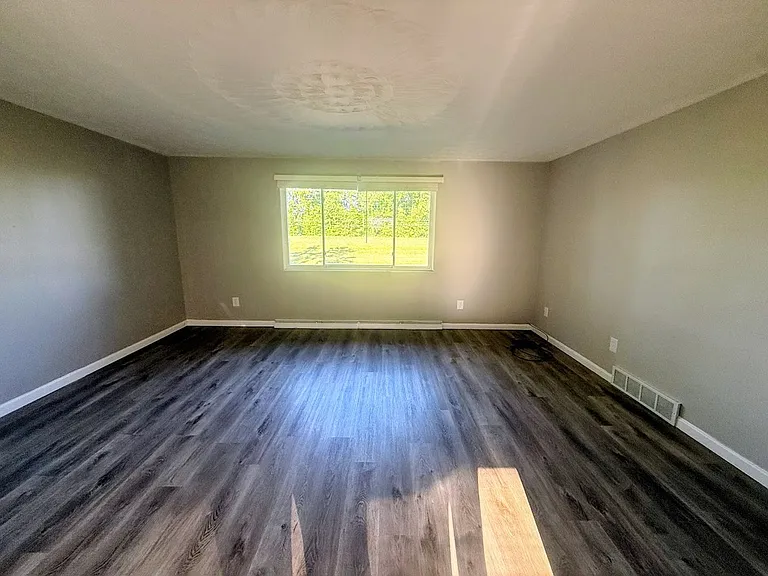 5224 S Main St — Photo 6