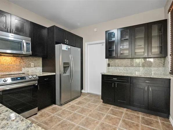 2082 Madeira Dr, Fort Lauderdale, FL 33327