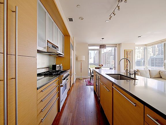3rd image of 30 West St APT 7B